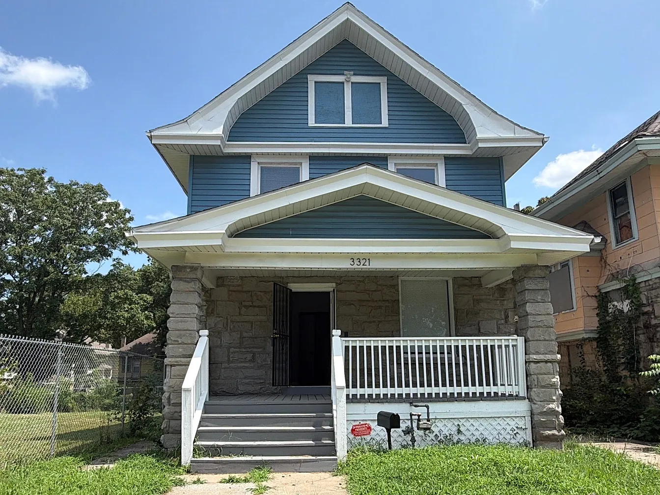 8315 NW 90th St