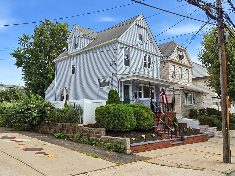 47 W 51st St, Bayonne, NJ 07002