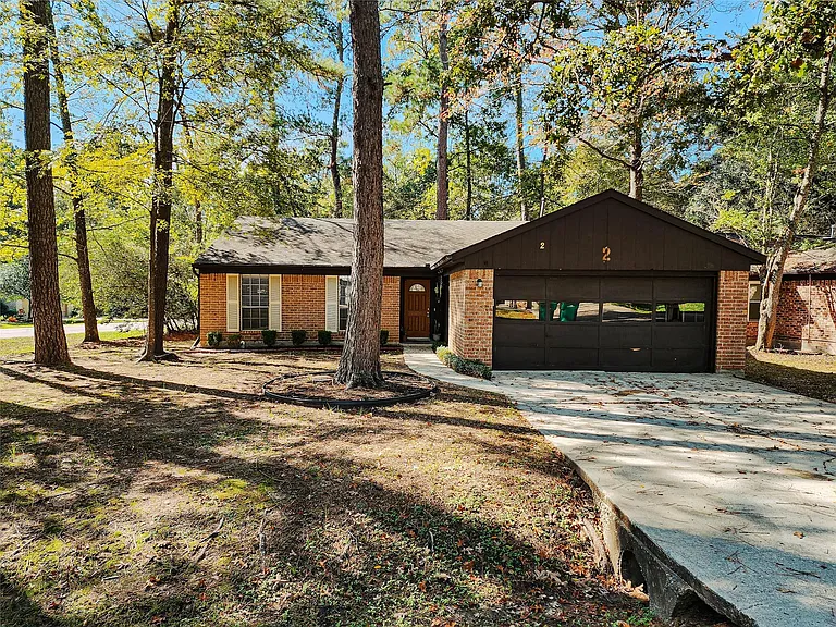 Move in ready! Fresh paint 3 beds, 2 baths through out. Clean and ready for new tenants! LED Lighting.