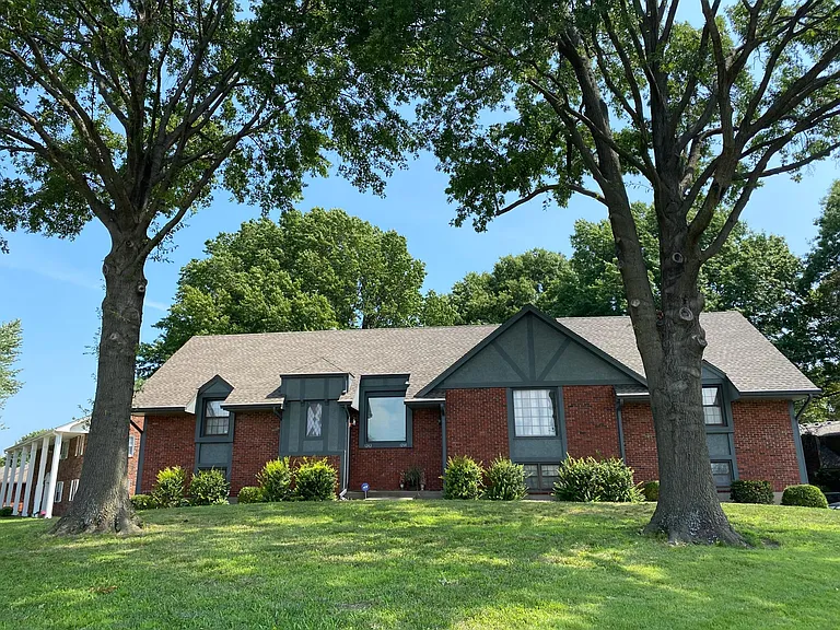 1202 NW 6th St, # 1202, Blue Springs, MO 64014