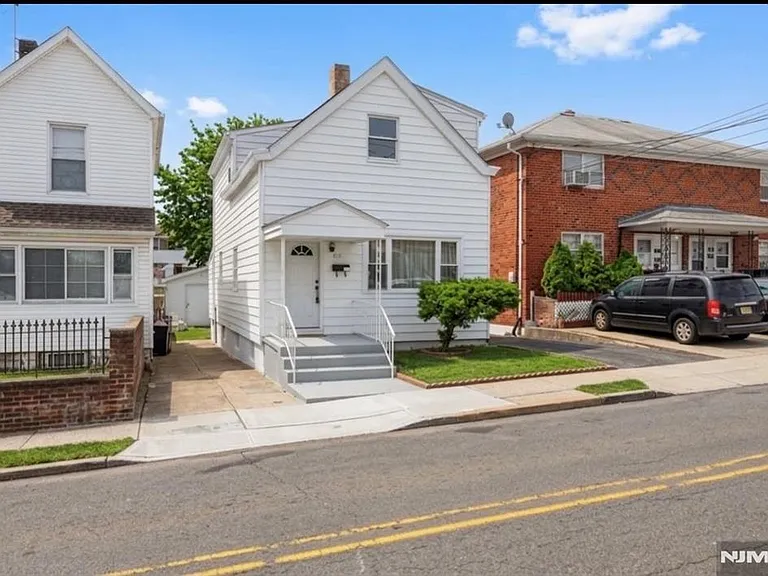 415 Preakness Ave, Paterson, NJ 07502