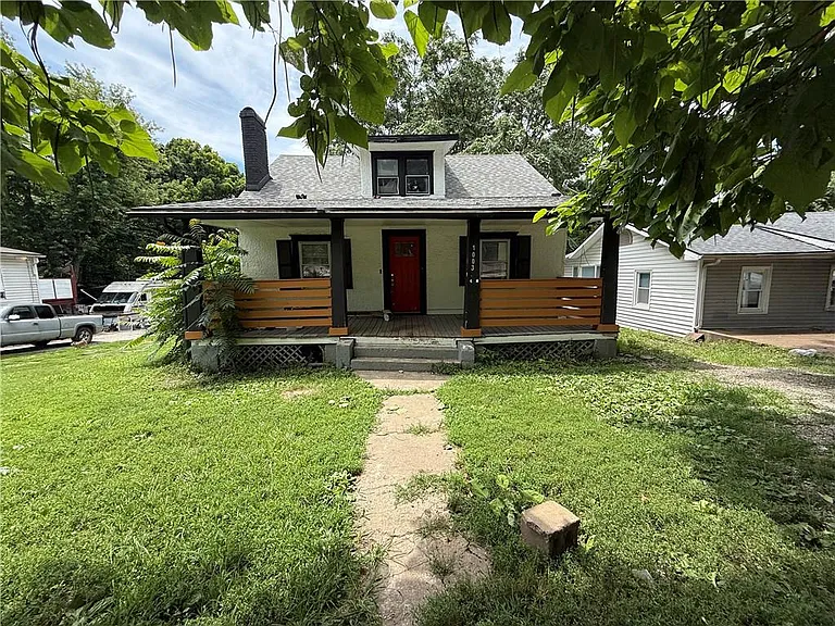 10033 E Wilson Rd, Independence, MO 64053