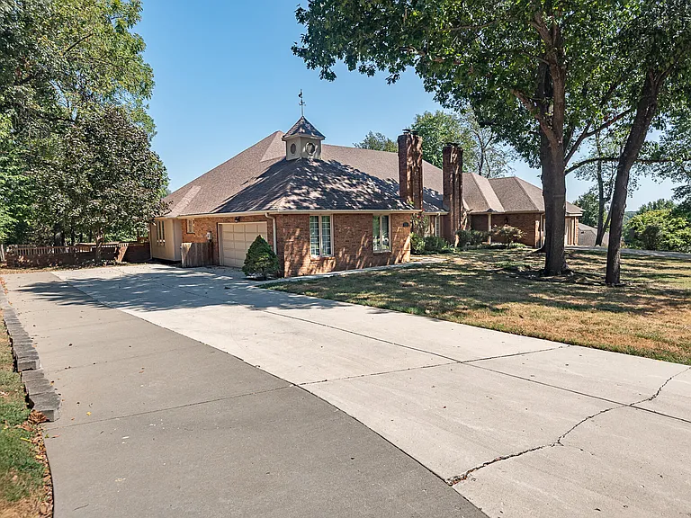 761 S Augusta Drive, Springfield, MO 65809