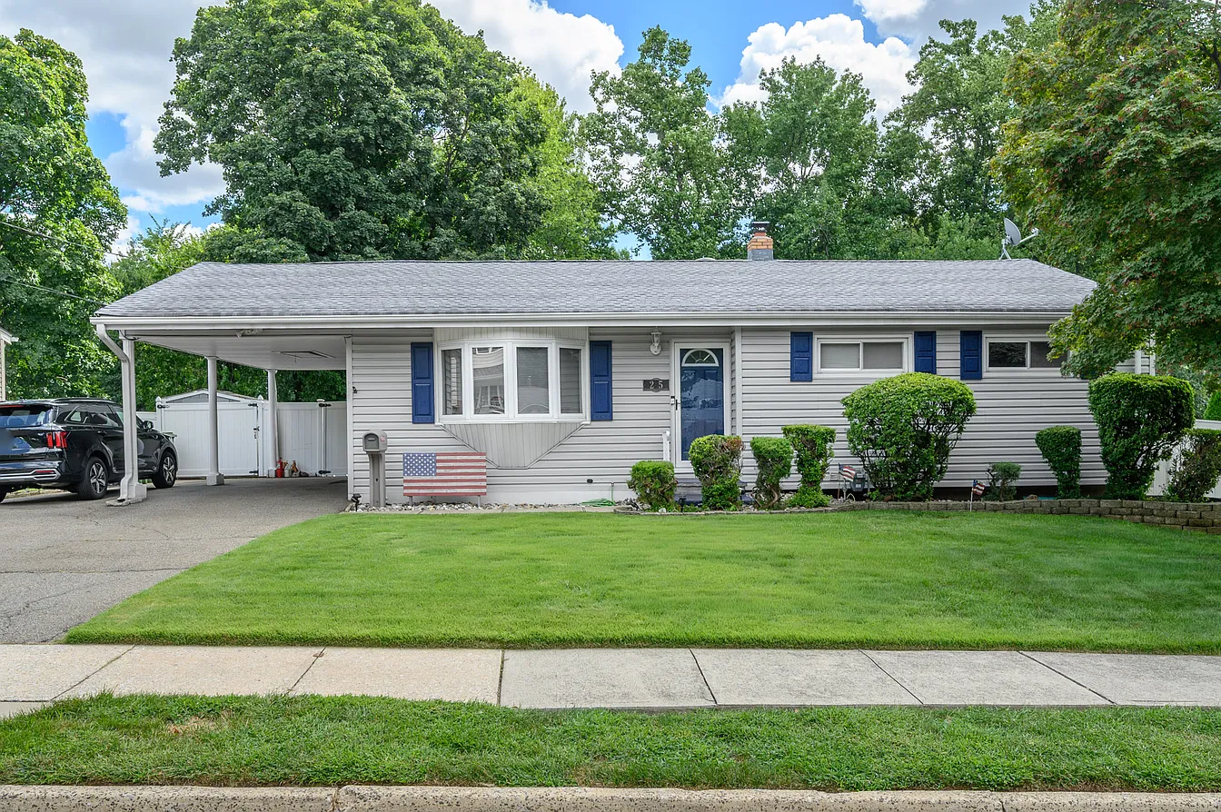 25 Brookside Rd, Edison, NJ 08817