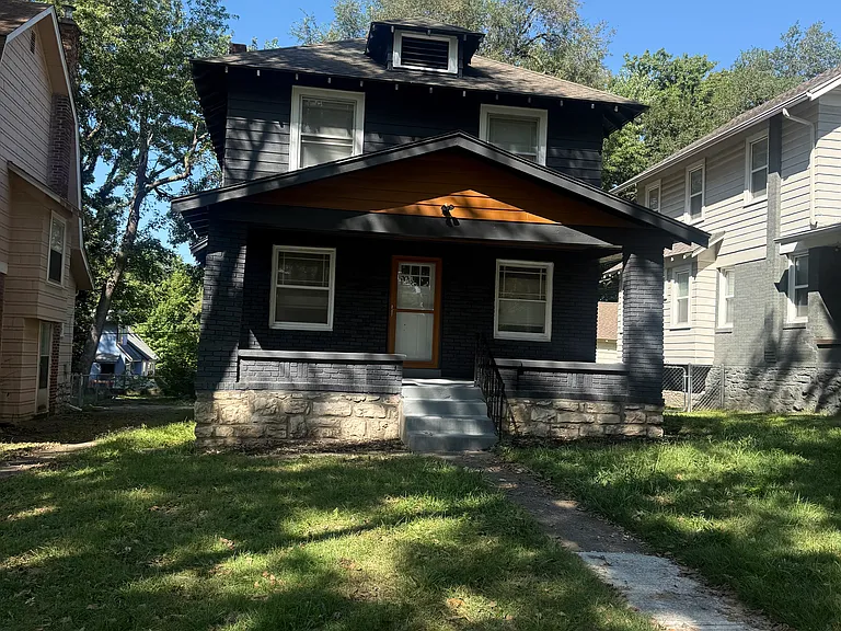 6210 Harrison St, Kansas City, MO 64110