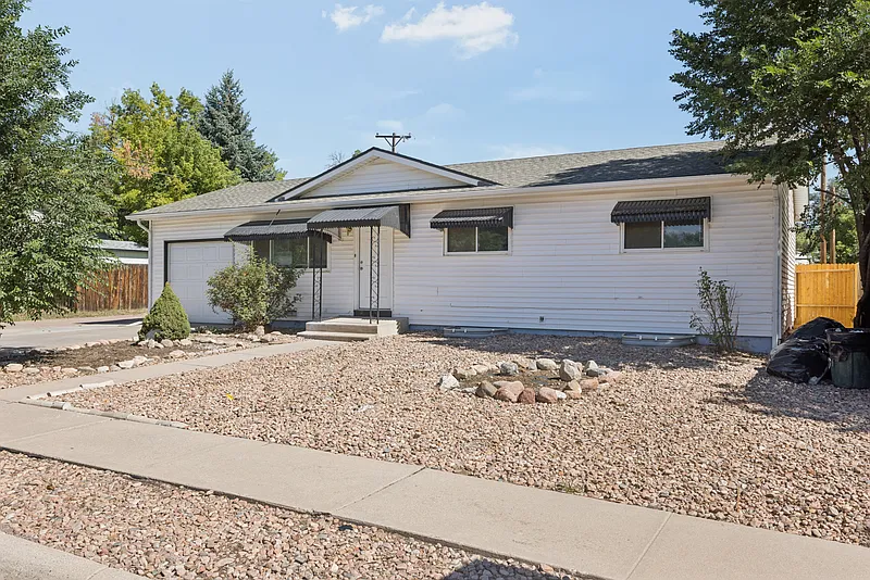 1704 Acacia Dr, Colorado Springs, CO 80907