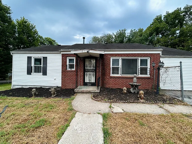 2315 E 58th St, Kansas City, MO 64130