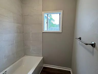 BEAUTIFUL RECENTLY RENOVATED 3 BEDROOM 2 BATHS LEASE HOME IN TEXAS CITY