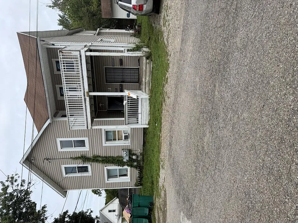 Welcome to 420 E Indiana St Apt A Second floor unit 1 Bedroom, 1 Bathroom