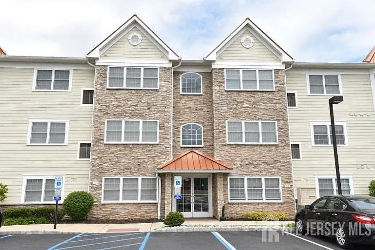 1400 Saint George Ave #306, Avenel, NJ 07001